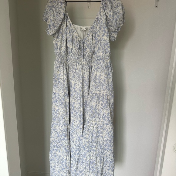 ARULA Dresses & Skirts - ARULA Blue and White Floral Maxi Dress